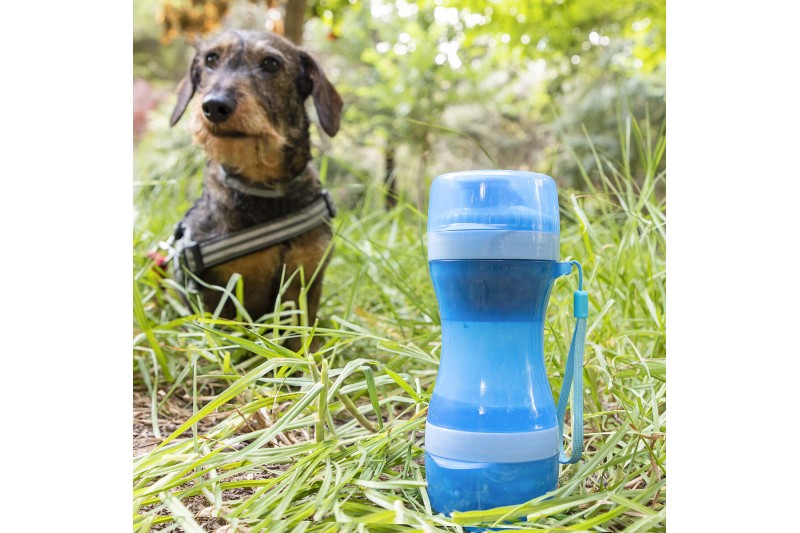 2-in-1 bottle with water and food...